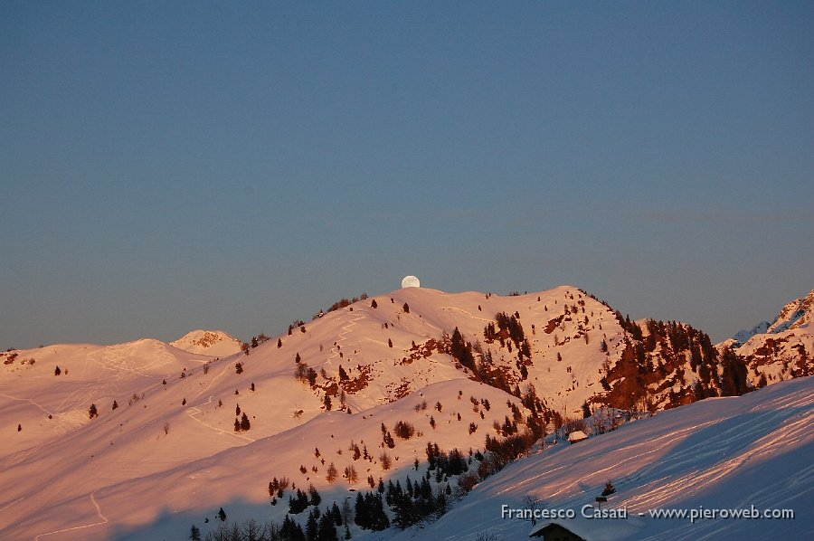 Torcole Piazzatorre 052.jpg - Spunta la luna dal monte!
